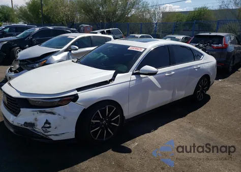 2024 Honda Accord Touring Hybrid z USA, uszkodzony, nr VIN 1HGCY2F82RA029362